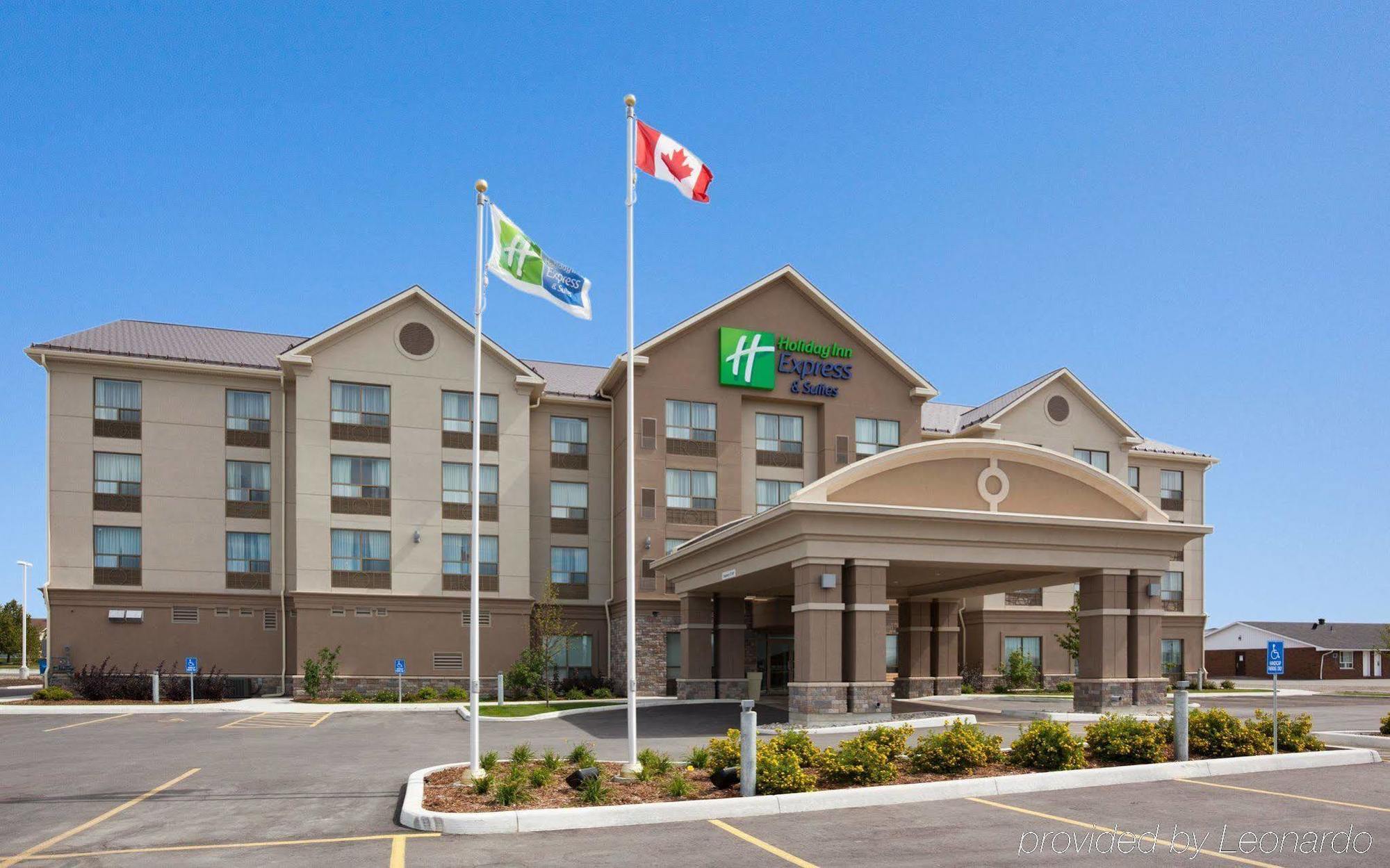 Holiday Inn Express & Suites New Liskeard Exterior foto