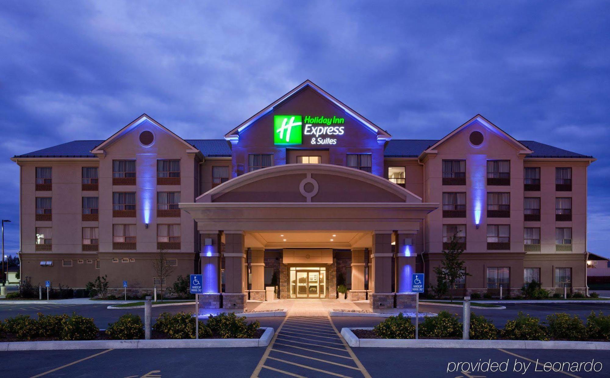 Holiday Inn Express & Suites New Liskeard Exterior foto